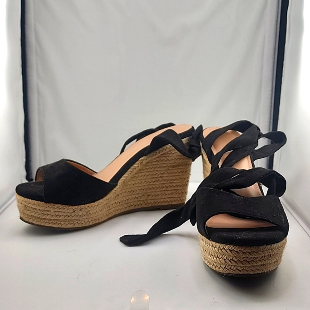 Ankle wrapped wedges